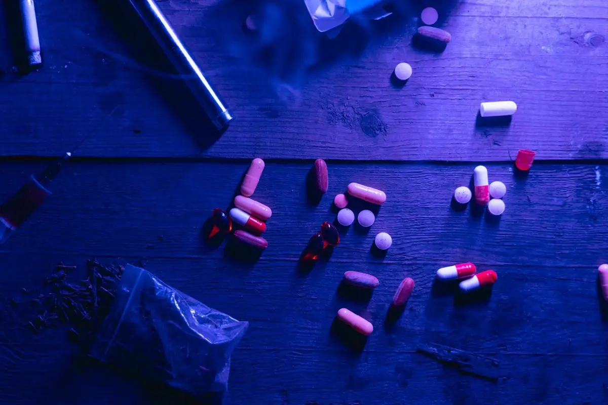 Tramadol, opioids, and psilocybin: serotonin syndrome awareness